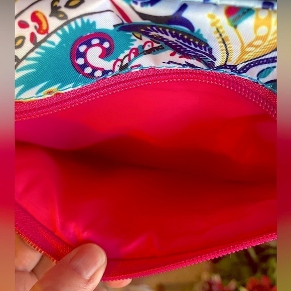 NEW Pink and Blue Paisley Nylon Multi Pocket Messenger/Crossbody Bag - Picture 6 of 10